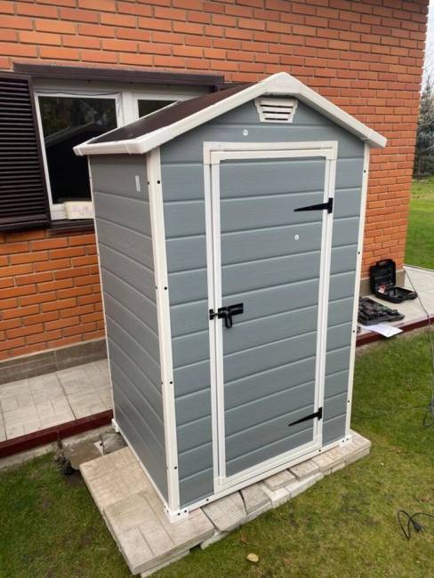 Пластиковый домик для туалета Keter Manor Пластиковый домик для туалета Keter Manor