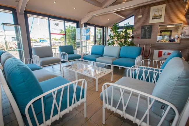 Модуль правый/левый пластиковый с подушками Komodo Elemento Terminale DS/SX белый, синий 720х780х880 мм