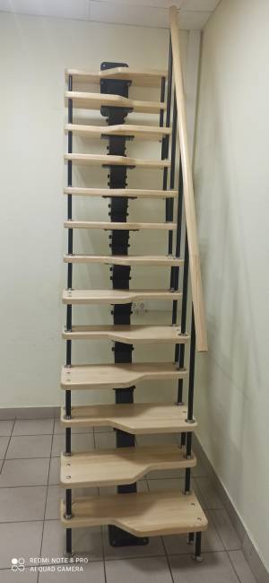 Лестница малогабаритная на монокосоуре «Гусиный шаг» 2600-2800 мм цвет серый