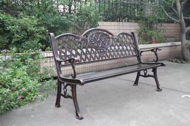 Скамья из литого алюминия для сада Ultimo Скамья из литого алюминия для сада Ultimo