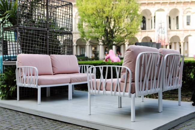 Диван пластиковый с подушками Komodo 2 белый, розовый 1440х780х880 мм